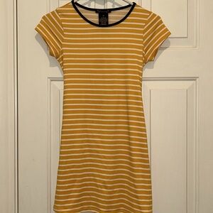 Girls soft, yellow/gold striped dress with pockets, size 10.